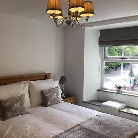 Tastefully Renovated In Holiday home