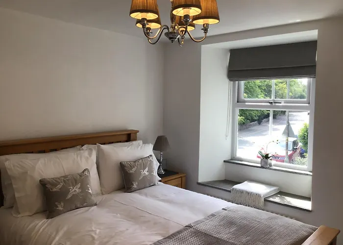 Tastefully Renovated In Holiday home