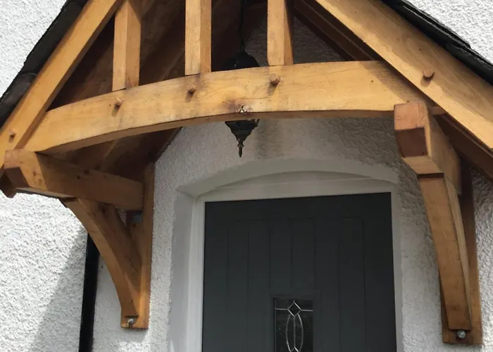 Tastefully Renovated In Holiday home *